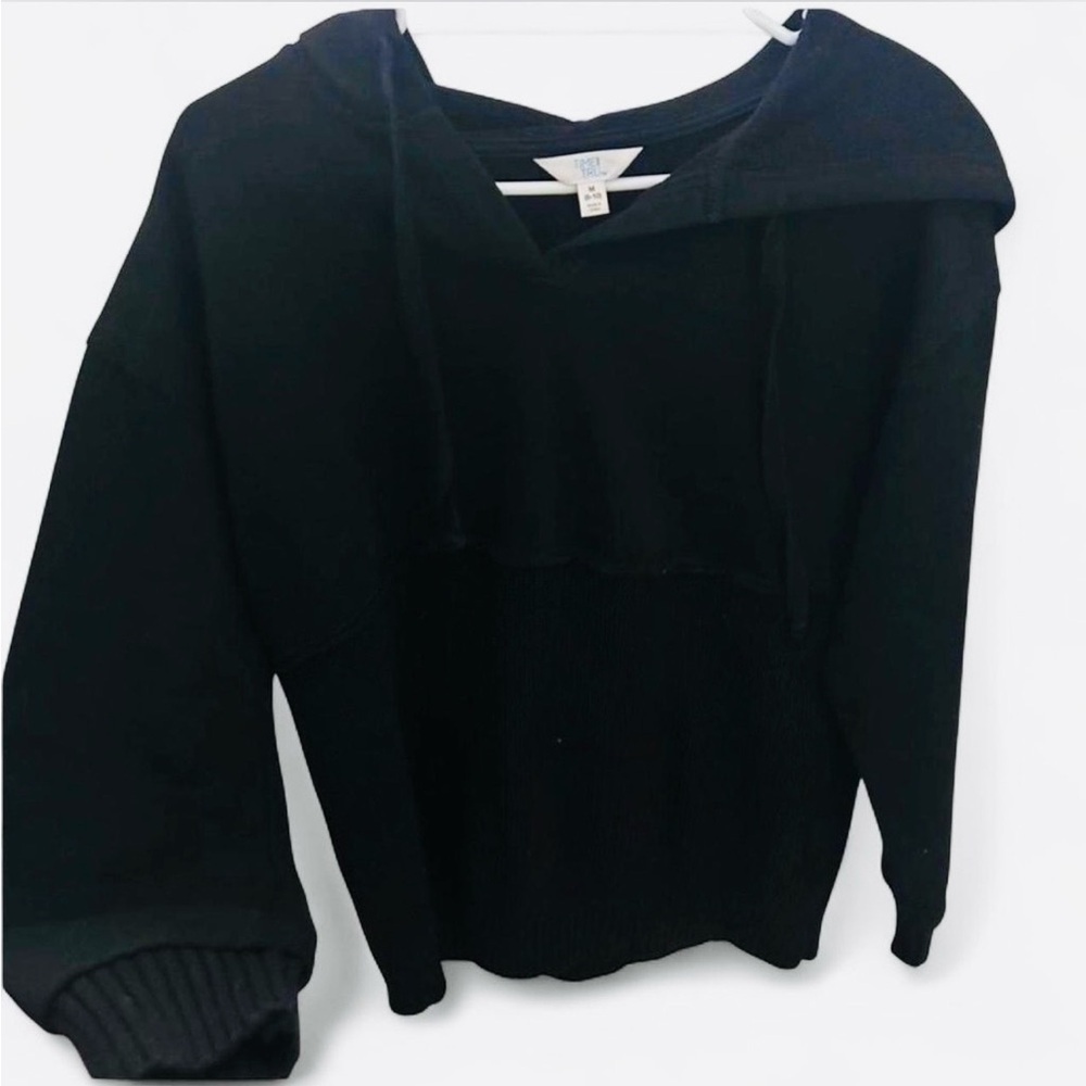 Soft and flattering black sweater with a draped cowl-style neckline 🖤 - Picture 2 of 2